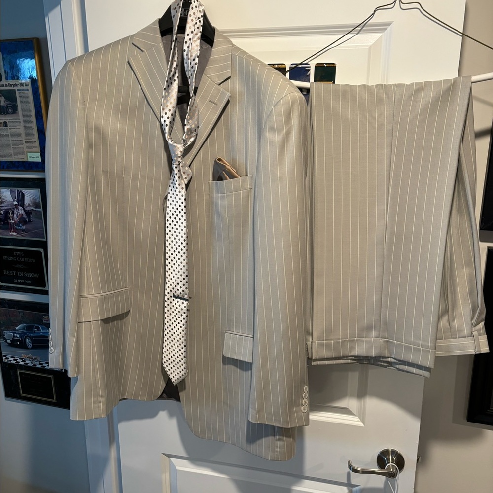 48L Men’s Two Piece Suite